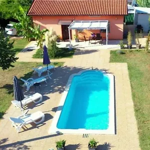 https://villa-chiara-porec.in-istria.net